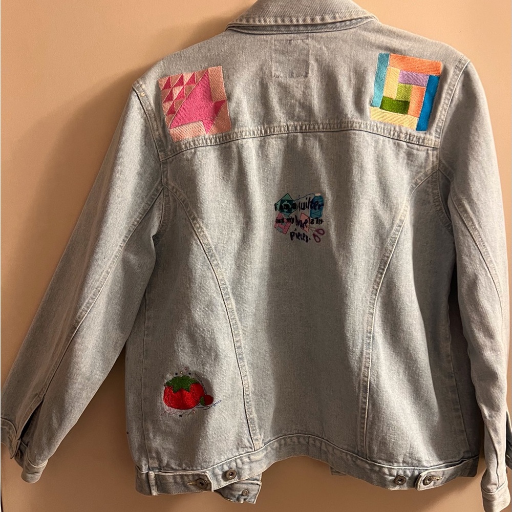 Gloria Vanderbilt Light Blue Jean Jacket with Embroidery - Picture 1 of 10